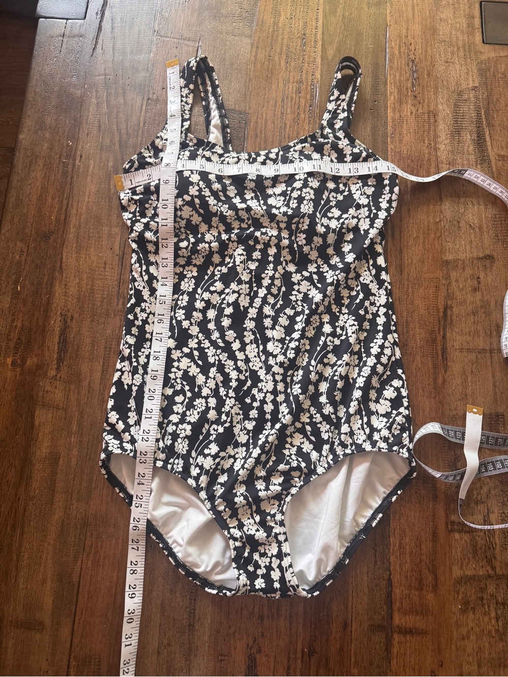 Lands End One Piece Swimsuit 12L Black White Floral Underwire Tummy Control - Picture 12 of 12